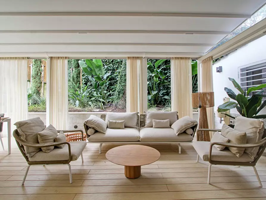 Immagine 28 di Appartamento in vendita  in Via Della Mendola a Roma