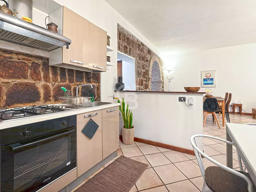 Immagine 11 di Appartamento in vendita  in Via delle Fabbriche a Viterbo