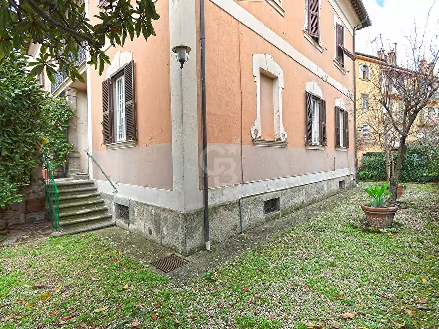 Immagine 2 di Villa in vendita  in Via Lorenzo da Viterbo a Viterbo