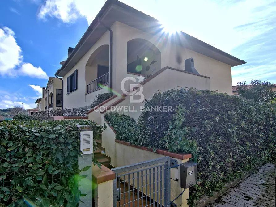 Immagine 3 di Appartamento in vendita  in Via della Costa a Campo Nell'elba