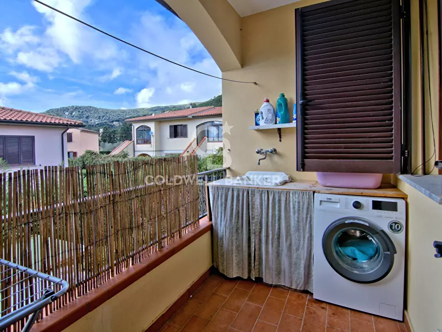 Immagine 7 di Appartamento in vendita  in Via della Costa a Campo Nell'elba