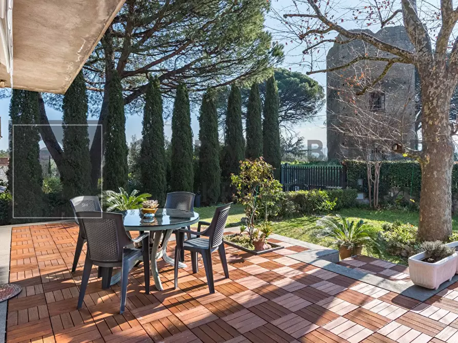 Immagine 5 di Villa in vendita  in Via Caprera a Ciampino