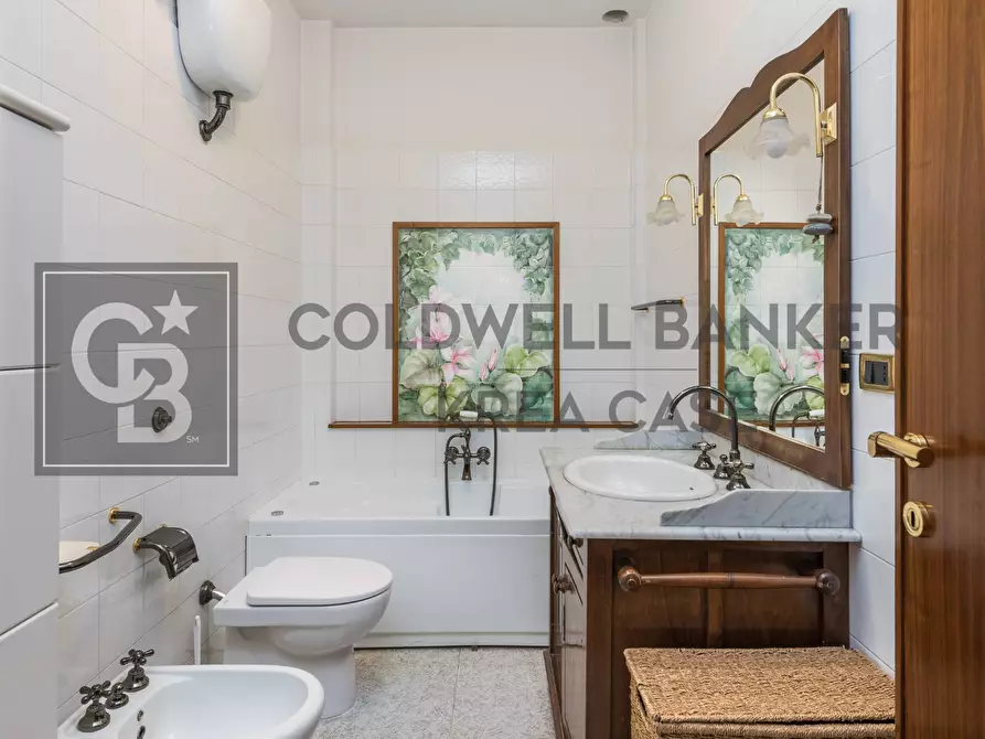 Immagine 18 di Villa in vendita  in Via Caprera a Ciampino