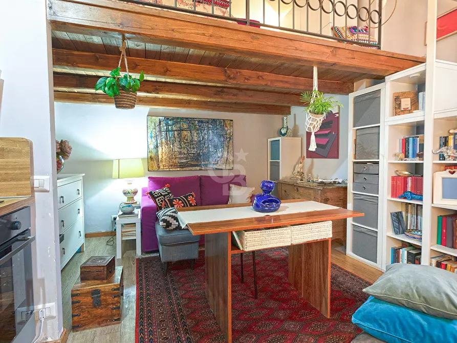 Immagine 2 di Appartamento in vendita  in Via Orologio Vecchio a Viterbo