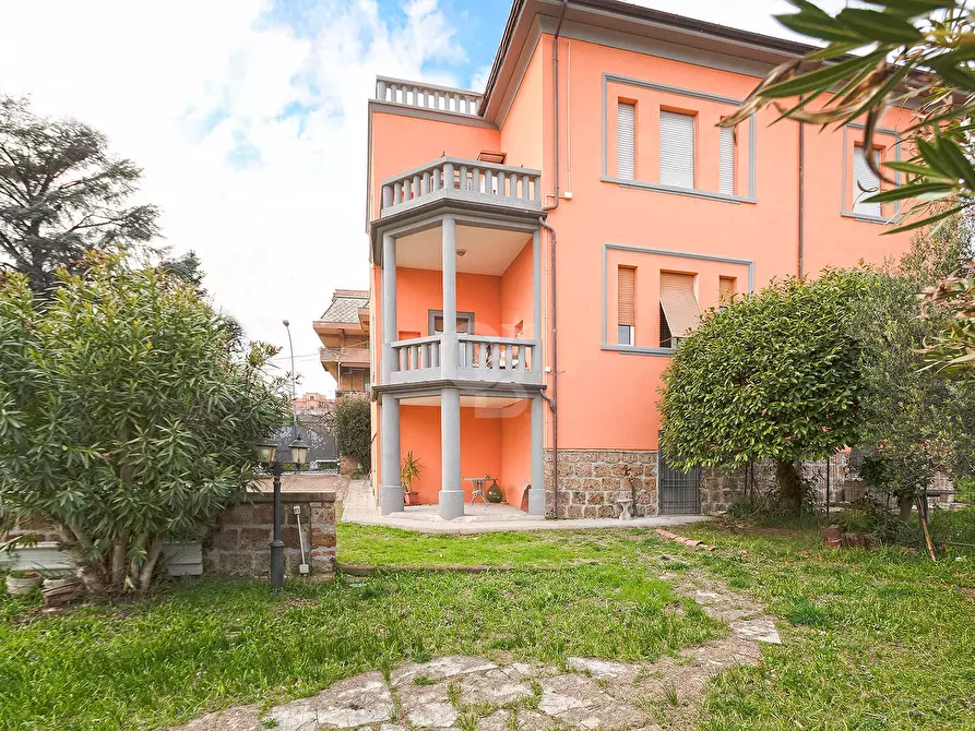 Immagine 2 di Villa in vendita  in Via Don Giuseppe Morosini a Civita Castellana