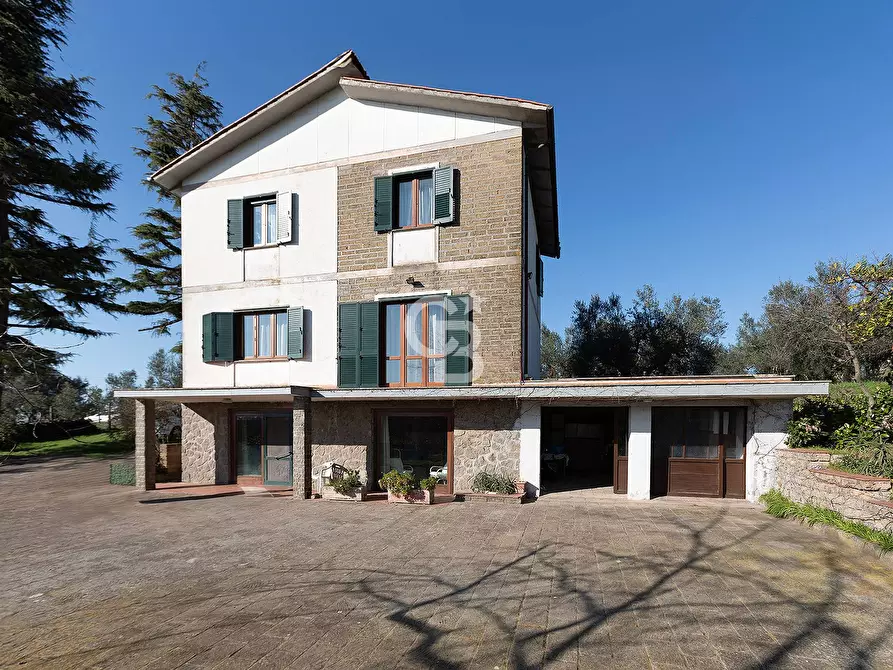 Immagine 26 di Villa in vendita  in Località Madonna del Ponte a Vetralla