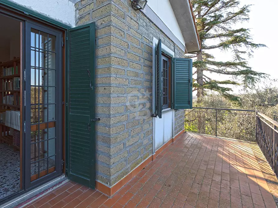 Immagine 21 di Villa in vendita  in Località Madonna del Ponte a Vetralla