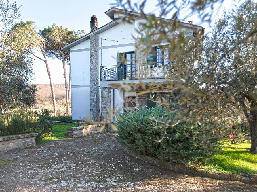 Immagine 29 di Villa in vendita  in Località Madonna del Ponte a Vetralla