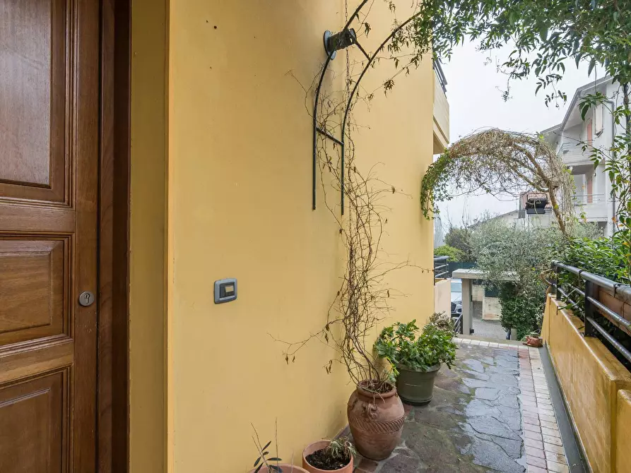 Immagine 27 di Villa in vendita  in Via Oddi a Pesaro