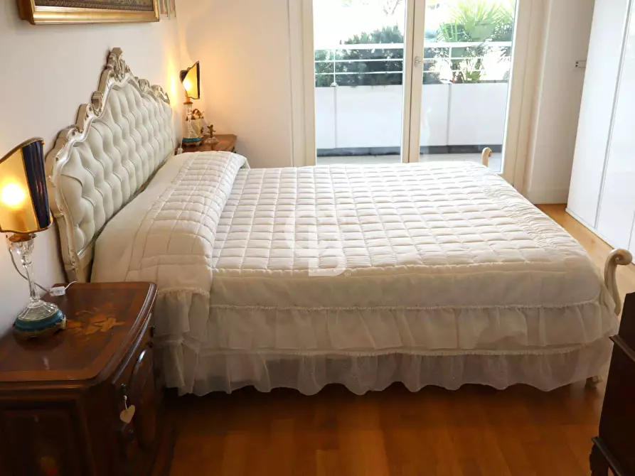 Immagine 15 di Appartamento in vendita  in Via Cassia 1042 a Roma