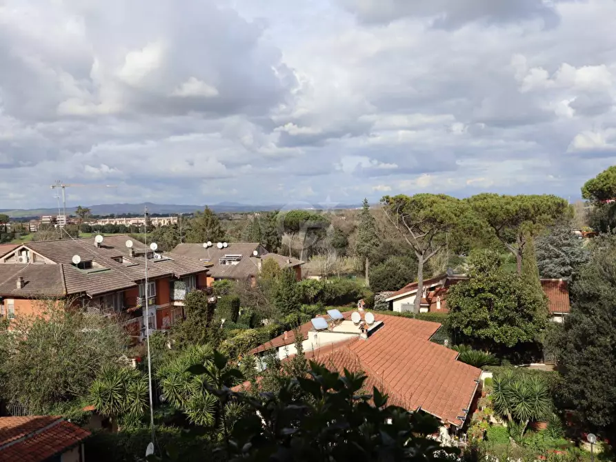 Immagine 6 di Appartamento in vendita  in Via Cassia 1042 a Roma