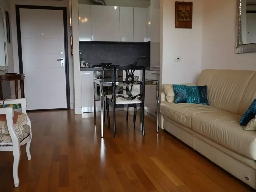 Immagine 10 di Appartamento in vendita  in Via Cassia 1042 a Roma