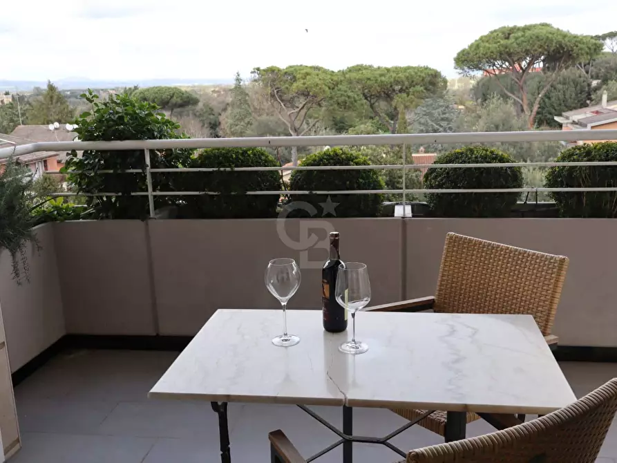 Immagine 12 di Appartamento in vendita  in Via Cassia 1042 a Roma