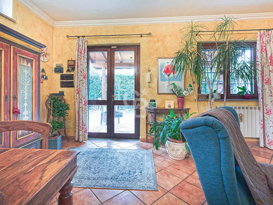 Immagine 3 di Villa in vendita  in Paparano a Vitorchiano
