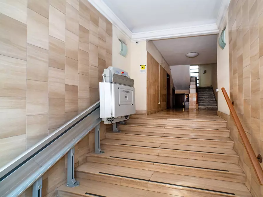 Immagine 3 di Attico in vendita  in Via Licia a Roma