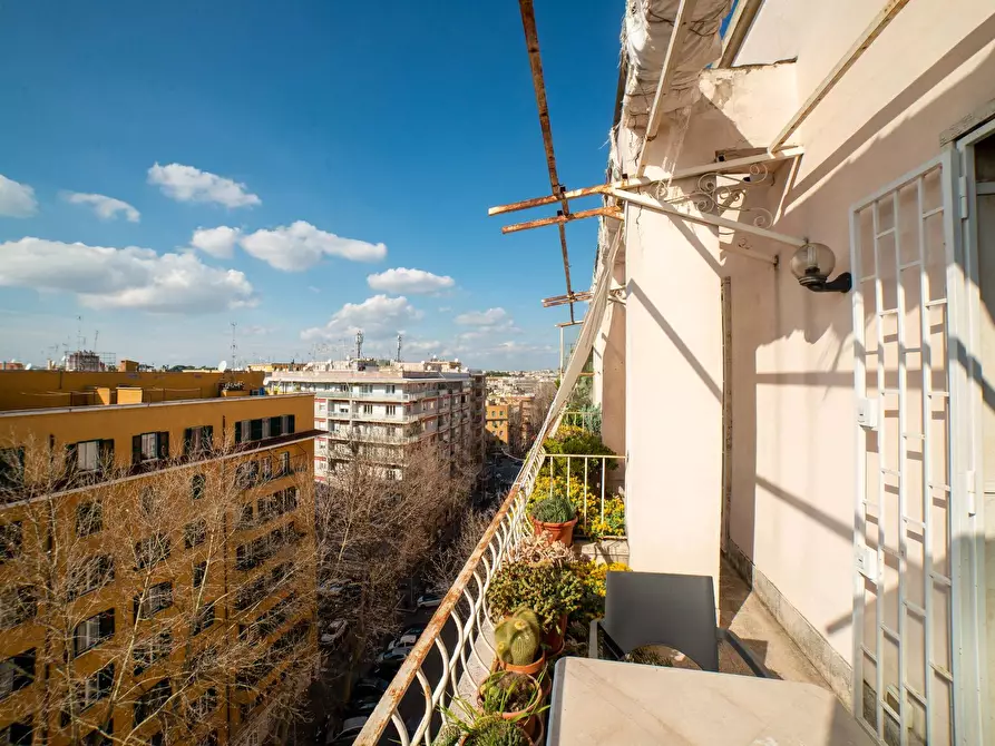 Immagine 18 di Attico in vendita  in Via Licia a Roma