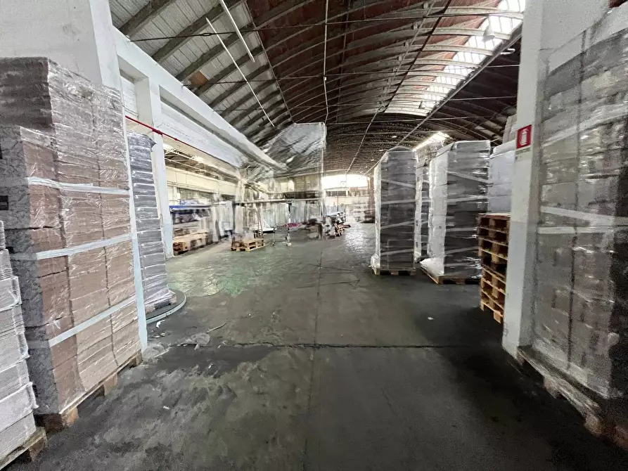 Immagine 20 di Capannone industriale in vendita  in via San Francesco a Patria a Giugliano In Campania