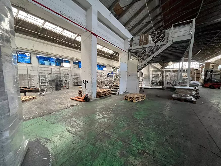 Immagine 21 di Capannone industriale in vendita  in via San Francesco a Patria a Giugliano In Campania