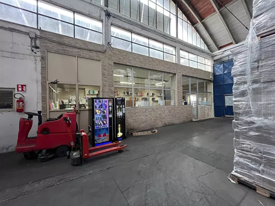 Immagine 23 di Capannone industriale in vendita  in via San Francesco a Patria a Giugliano In Campania