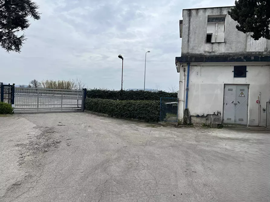 Immagine 30 di Capannone industriale in vendita  in via San Francesco a Patria a Giugliano In Campania