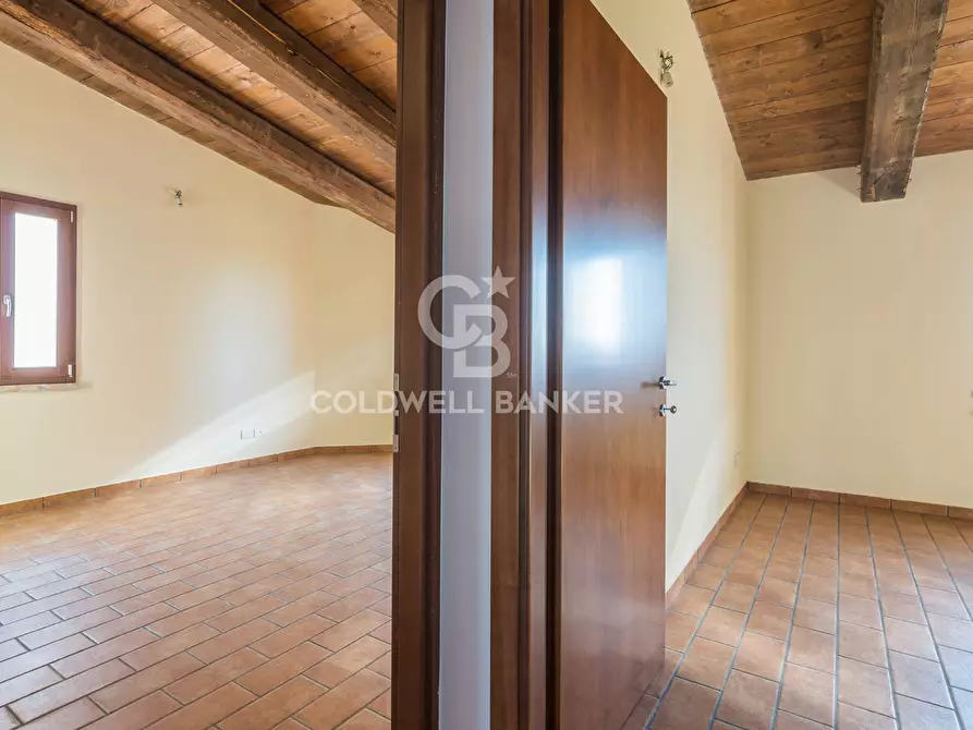 Immagine 9 di Appartamento in vendita  in Piazza Giardini Raffaello Sanzio a Tavoleto