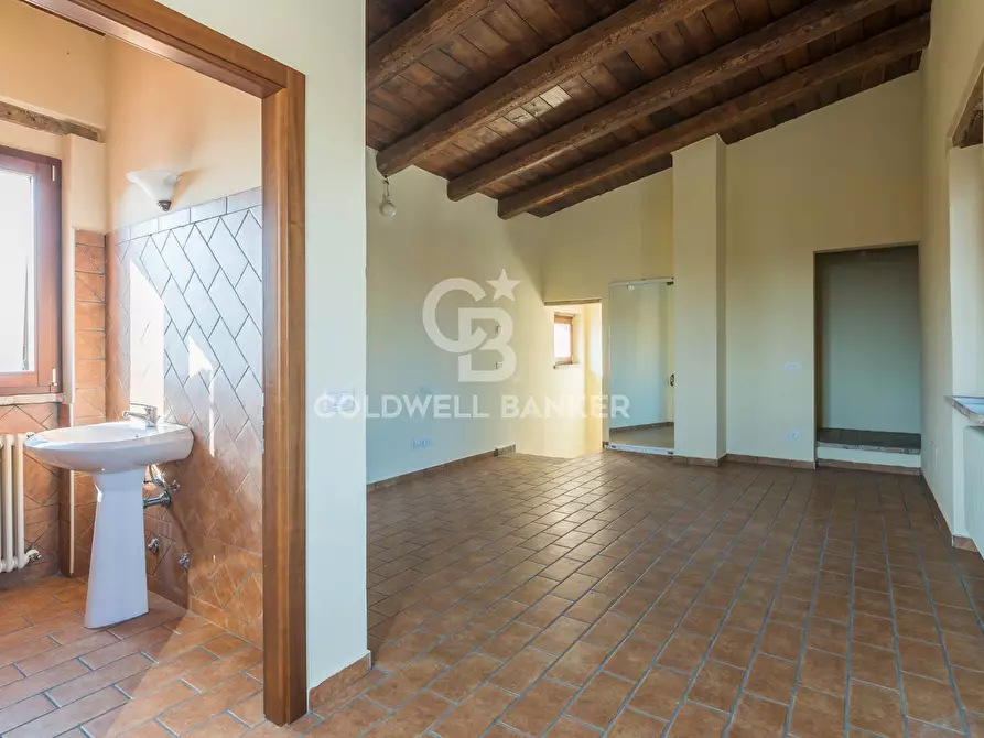 Immagine 19 di Appartamento in vendita  in Piazza Giardini Raffaello Sanzio a Tavoleto