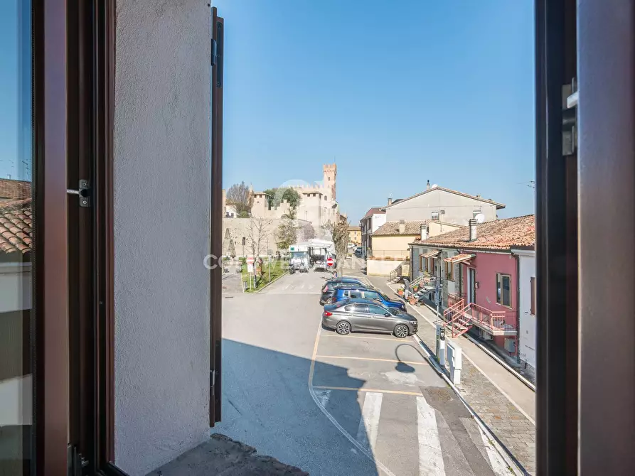 Immagine 21 di Appartamento in vendita  in Piazza Giardini Raffaello Sanzio a Tavoleto