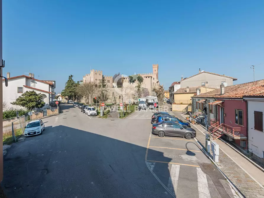 Immagine 22 di Appartamento in vendita  in Piazza Giardini Raffaello Sanzio a Tavoleto