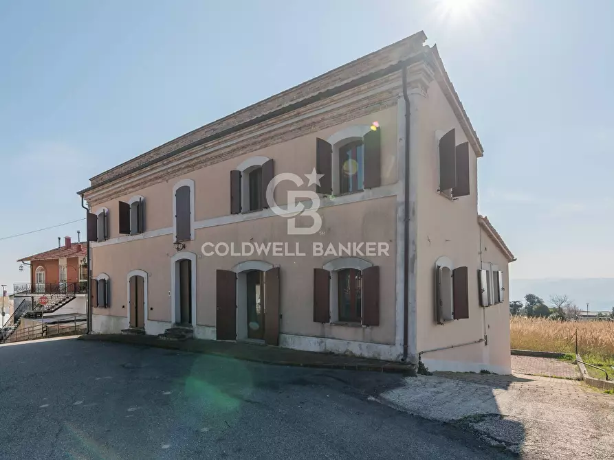 Immagine 28 di Appartamento in vendita  in Piazza Giardini Raffaello Sanzio a Tavoleto