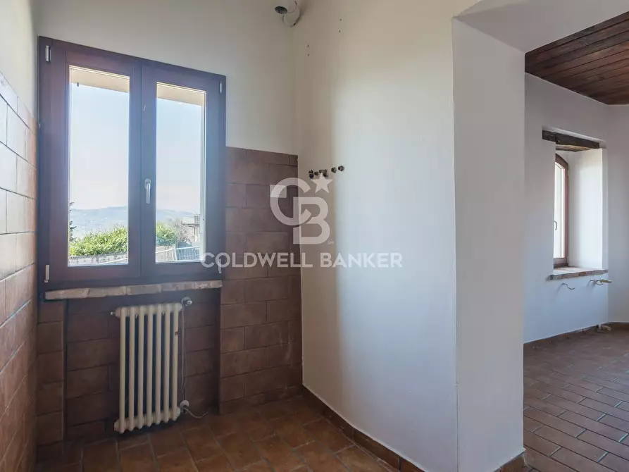 Immagine 9 di Appartamento in vendita  in Piazza Giardini Raffaello Sanzio a Tavoleto