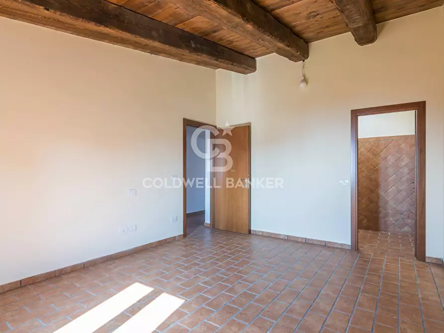 Immagine 10 di Appartamento in vendita  in Piazza Giardini Raffaello Sanzio a Tavoleto