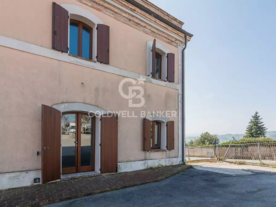 Immagine 27 di Appartamento in vendita  in Piazza Giardini Raffaello Sanzio a Tavoleto