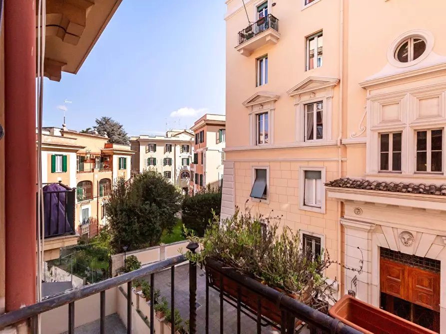 Immagine 21 di Appartamento in vendita  in Via Taro a Roma