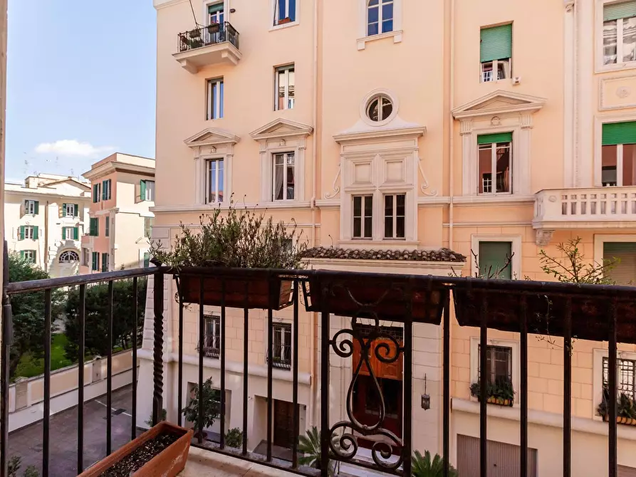 Immagine 22 di Appartamento in vendita  in Via Taro a Roma