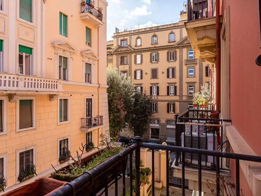 Immagine 24 di Appartamento in vendita  in Via Taro a Roma