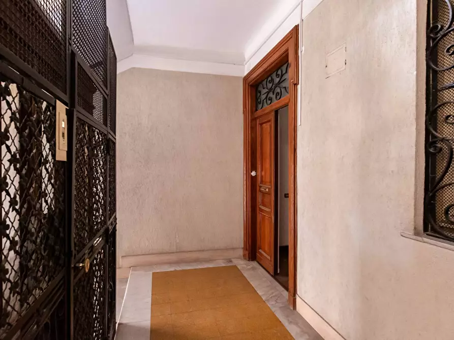 Immagine 26 di Appartamento in vendita  in Via Taro a Roma