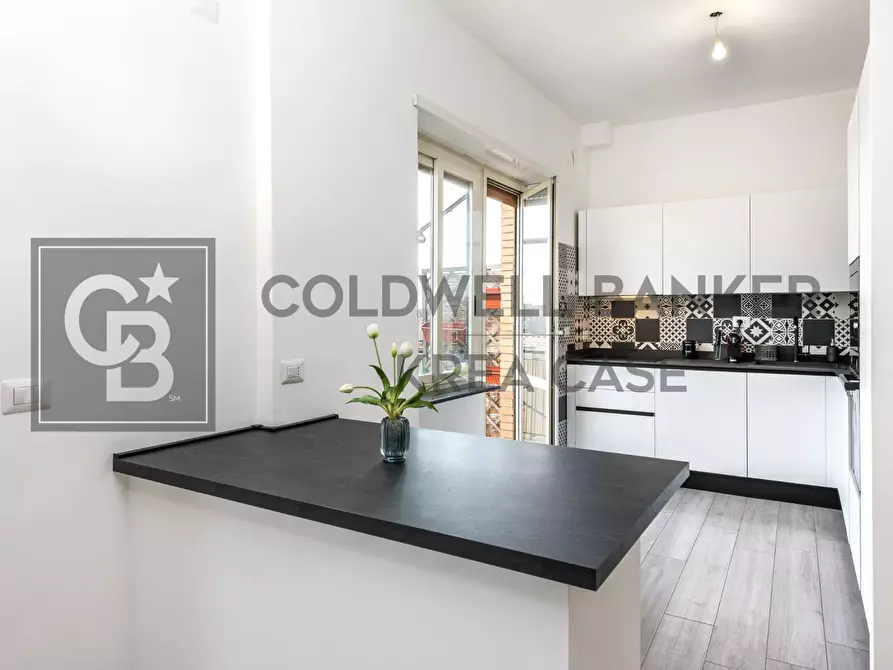 Immagine 4 di Appartamento in vendita  in Via Casignana a Roma