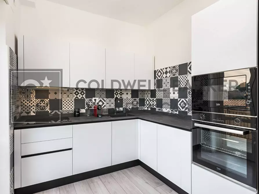 Immagine 5 di Appartamento in vendita  in Via Casignana a Roma