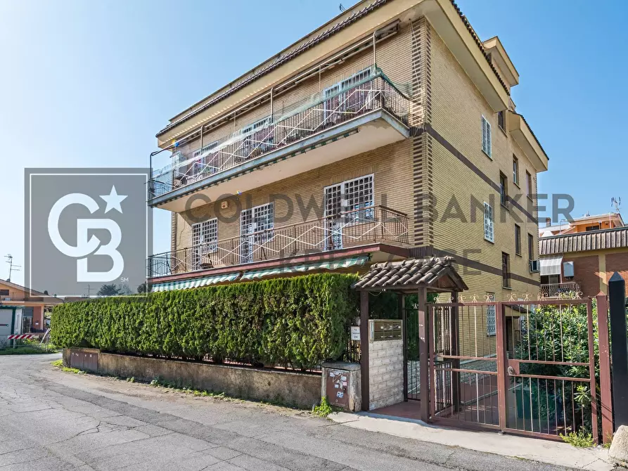 Immagine 21 di Appartamento in vendita  in Via Casignana a Roma