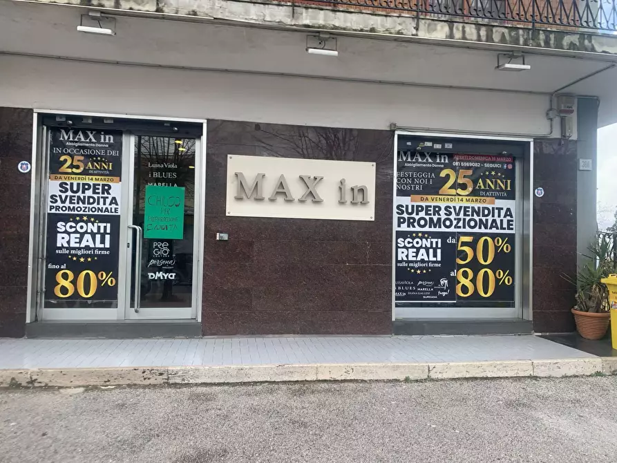 Immagine 1 di Negozio in vendita  in Via Bartolo Longo a Napoli