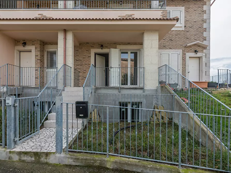 Immagine 2 di Appartamento in vendita  in Via Della Quercia a Pesaro