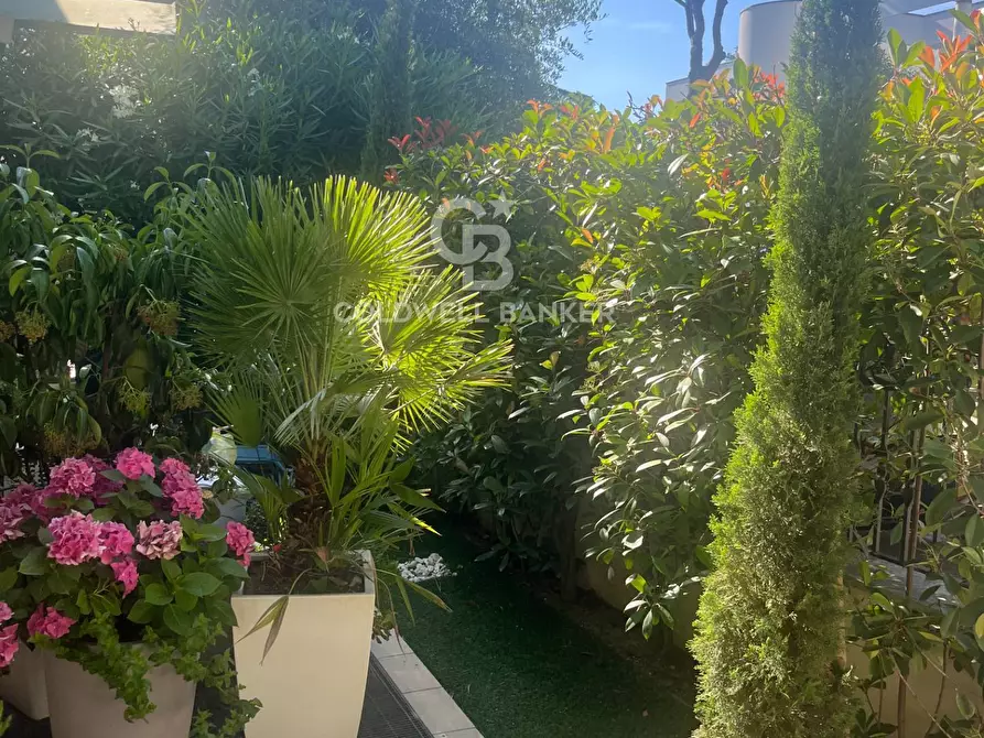 Immagine 25 di Villetta a schiera in vendita  in Via dei pini a Riccione