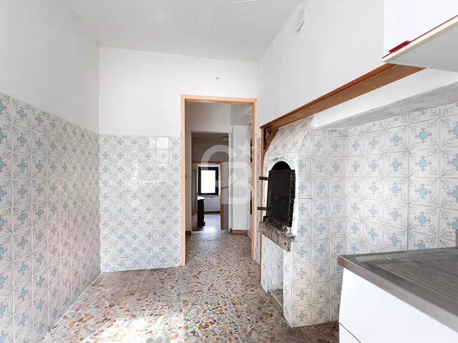 Immagine 5 di Appartamento in vendita  in Via Zuccari a Viterbo