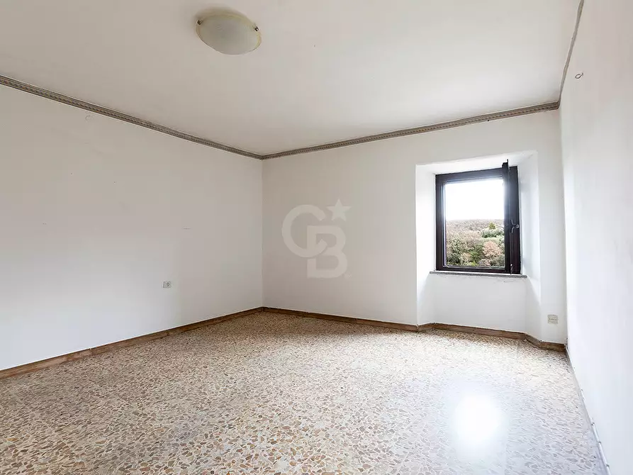 Immagine 10 di Appartamento in vendita  in Via Zuccari a Viterbo