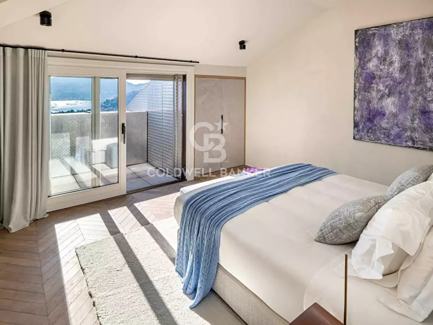 Immagine 8 di Appartamento in vendita  in via Della Libertà a Cernobbio