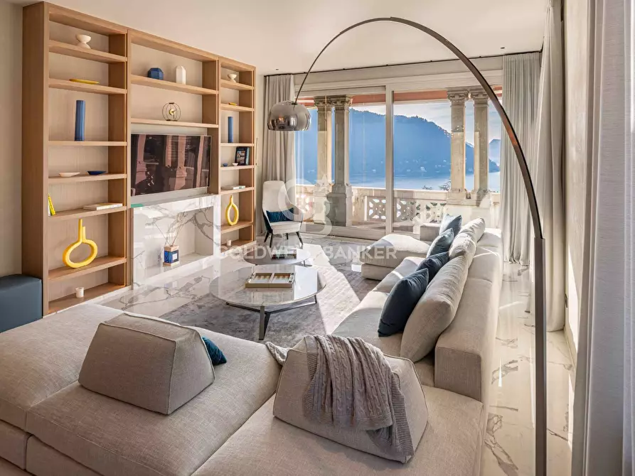 Immagine 2 di Appartamento in vendita  in via Della Libertà a Cernobbio