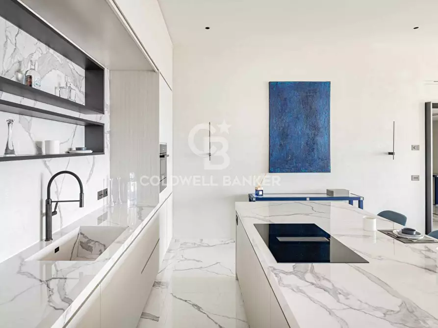 Immagine 6 di Appartamento in vendita  in via Della Libertà a Cernobbio