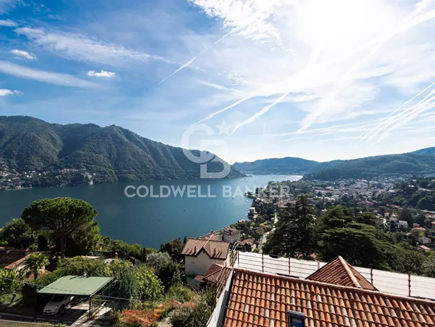 Immagine 4 di Appartamento in vendita  in Via Della Libertà a Cernobbio