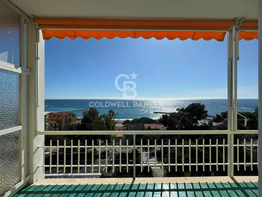 Immagine 2 di Appartamento in vendita  in corso marconi a Ospedaletti