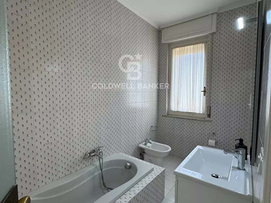 Immagine 10 di Appartamento in vendita  in corso marconi a Ospedaletti